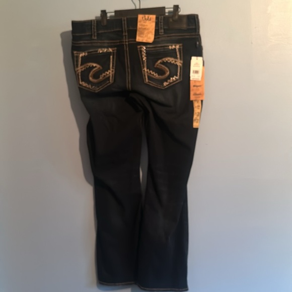 Silver Jeans Co, suki mid rise, bootcut. 16/31. - Picture 2 of 2